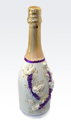Декор шампанского на свадьбу фиолетового цвета