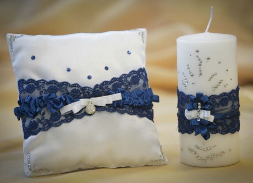 свадебная подушечка для колец в синем цвете
