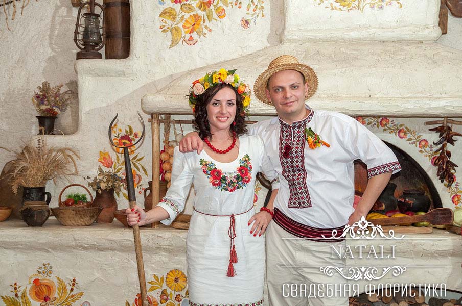 жених и невеста в украинском народном стиле
