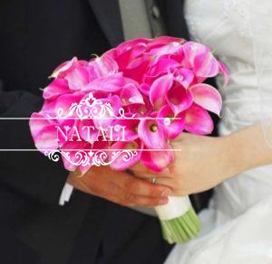 букет невесты из розовых мини-калл