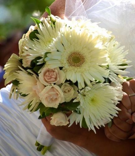 Букет невесты из белых хризантем