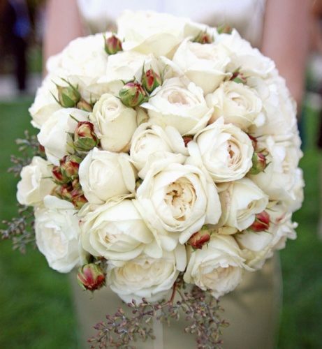 Букет невесты из белых роз Девида Остина
