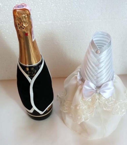 Одежки на бутылку шампанского жених и невеста