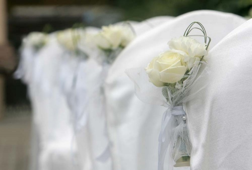 Прокат белых свадебных чехлов