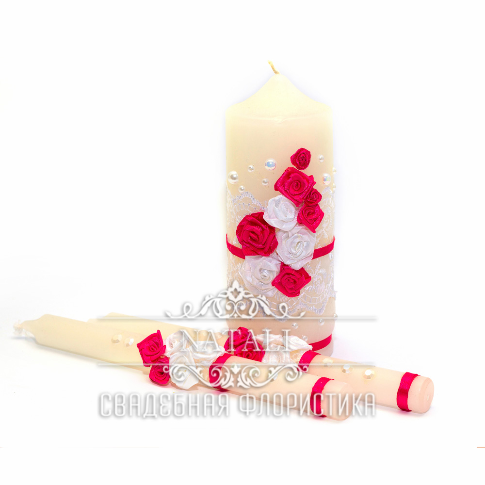 Свадебные свечи с красными и белыми цветами
